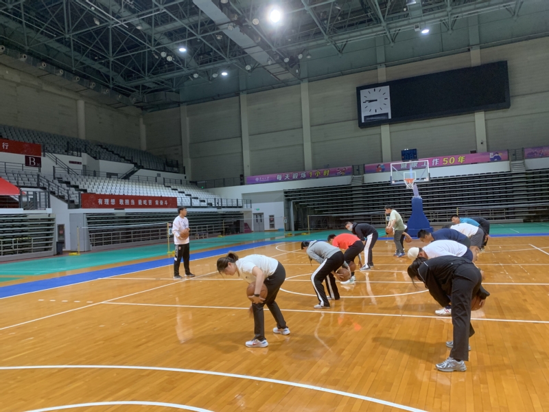 产生超额